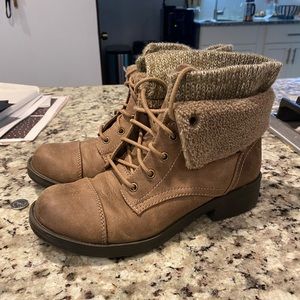 NEW brown boots